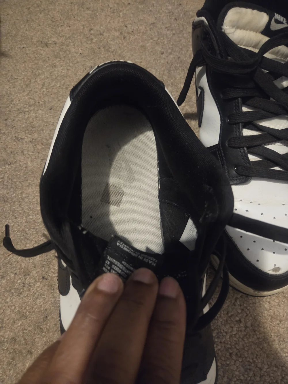 Nike Men’s Black and White Low-Top Sneakers
